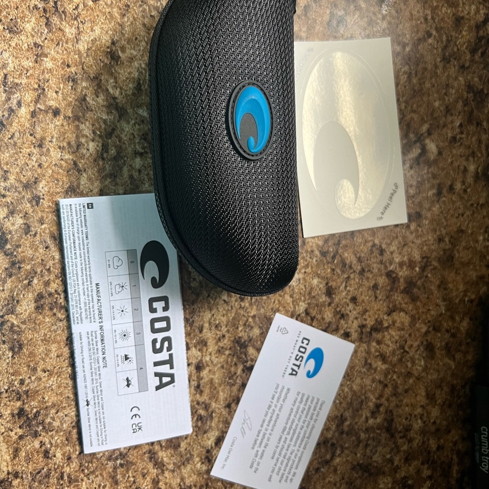 Brand new Authentic Costa Del Mar, Tuna Alley sunglasses.